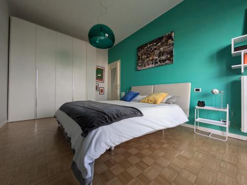 Entire and charming flat on Navigli in Milan