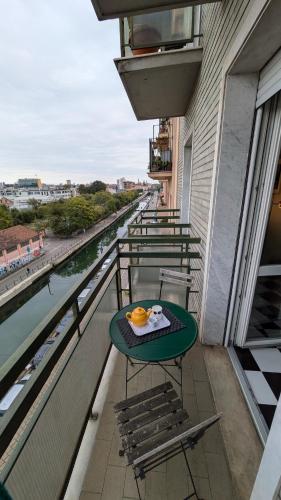 Entire and charming flat on Navigli in Milan