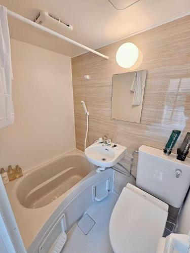浅草花日美居 Asakusa Hanahi 201 Queen Bed Room, 4 min walk to Asakusa Temple, direct subway access to Narita and Haneda Airport