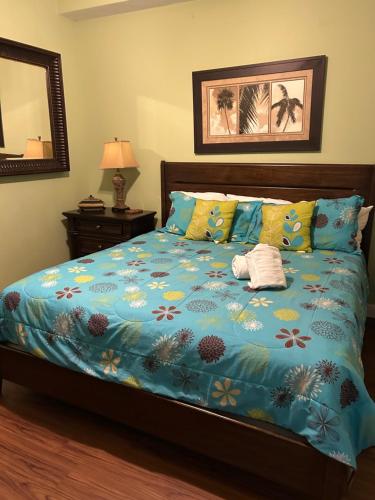 Ένα ή περισσότερα κρεβάτια σε δωμάτιο στο Grandview East