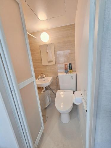 浅草花日美居 Asakusa Hanichi 202 Queen Bed Room, 4 min walk to Asakusa Temple, direct subway access to Narita and Haneda Airport