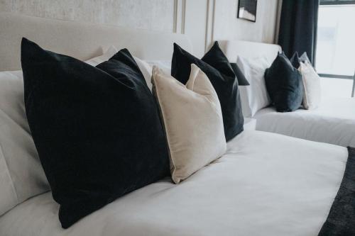 Luxury Liverpool City Centre Apartment with Balcony, Sleeps 8, Near Liverpool ONE and Royal Albert Docks photo 28