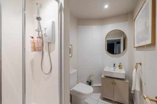 Luxury Liverpool City Centre Apartment with Balcony, Sleeps 8, Near Liverpool ONE and Royal Albert Docks photo 33