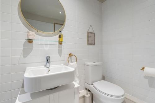 Luxury Liverpool City Centre Apartment with Balcony, Sleeps 8, Near Liverpool ONE and Royal Albert Docks photo 20