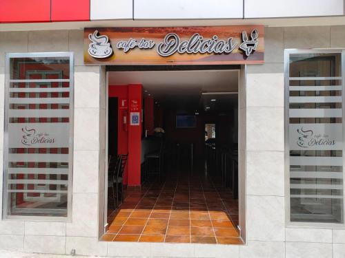 Η πρόσοψη ή η είσοδος του Hotel GM zamora Balcony
