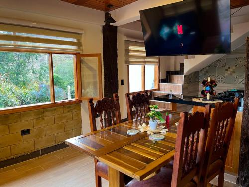 Μια τηλεόραση ή/και κέντρο ψυχαγωγίας στο Tinny House Villa Victoria
