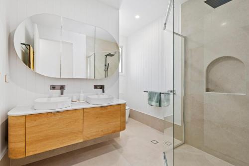 Ένα μπάνιο στο The Beach Shack