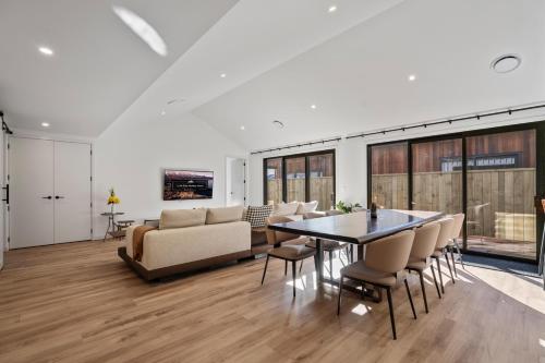 Posezení v ubytování Mountain Escape by Remarkables 9 | 5-bedrooms