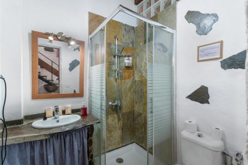 Et badeværelse på Casa Valerón Relax