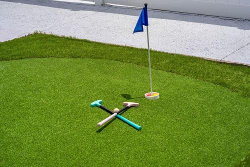 Kemudahan golf di rumah percutian atau berdekatan