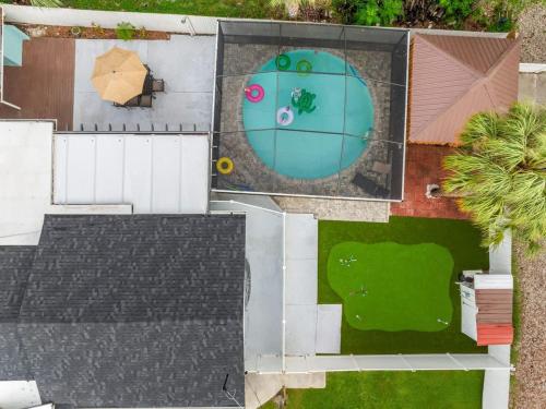Kolam renang di atau dekat dengan Waterfront kayaks new pool amenities galore