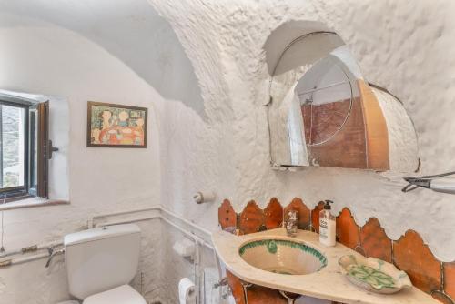 Bilik mandi di Finca Cuevas La Solana