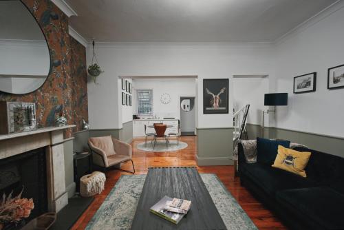 Χώρος καθιστικού στο The Pavilion End - Central Paddington Apartment