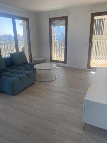 New flat in La Defense close to Paris