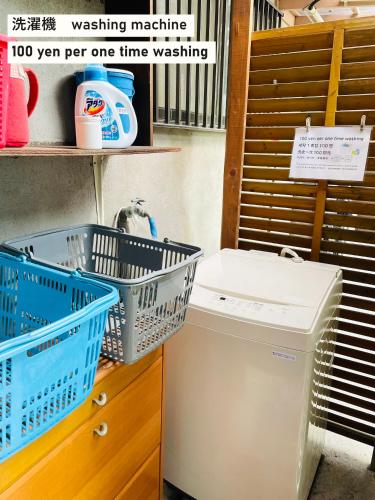 Imagen de la galería de TAKIO 1 guesthouse, en Higashiōsaka