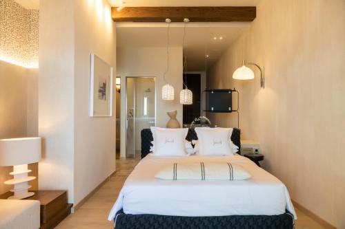 My Cave Blue Iconic Designer Villa by etouri