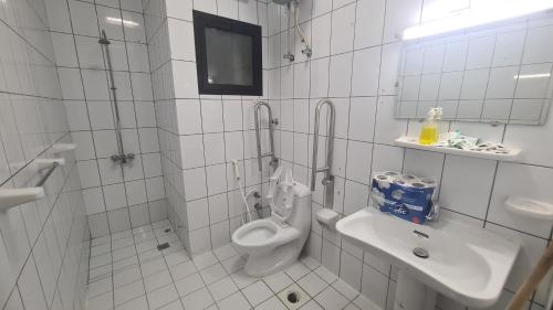 Vannituba majutusasutuses فندق رحاب الجنادرية