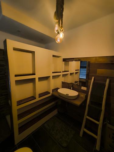 Countryside Hot & Romantic Roomにあるバスルーム