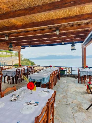 Restoran atau tempat lain untuk makan di Sesi Luxury Suites