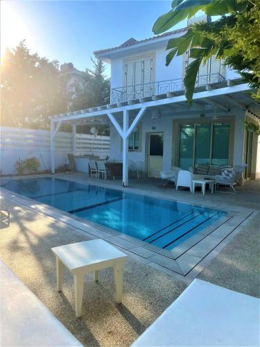 Piscina en o cerca de Riverland beach villa