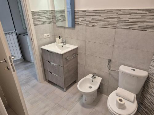 HC - Three room Cozy Apartment near Metro