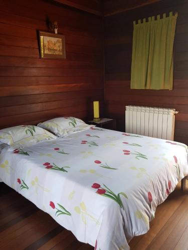 Postel nebo postele na pokoji v ubytování Cozy studio with balcony in Matas 20 m² and jacuzzi