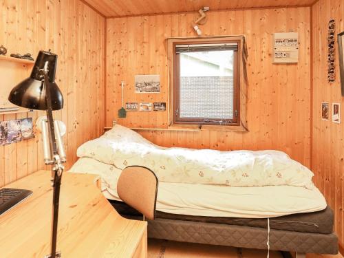 Rustic Retreat in Klitmoller-By Traumにあるベッド