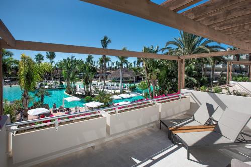 a view of the pool at a resort at Maspalomas Princess in Maspalomas