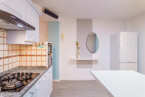 Kuchyň nebo kuchyňský kout v ubytování 2BR Tacoronte Home - Seaviews & Nature Pools