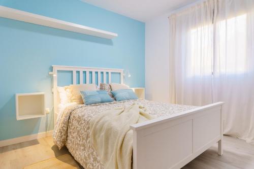 Postel nebo postele na pokoji v ubytování 2BR Tacoronte Home - Seaviews & Nature Pools