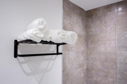 Ένα μπάνιο στο #57 Central Taunton 2BR APT