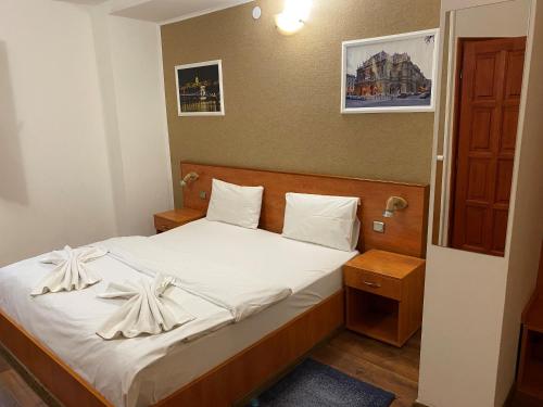 Easy Star Hotel