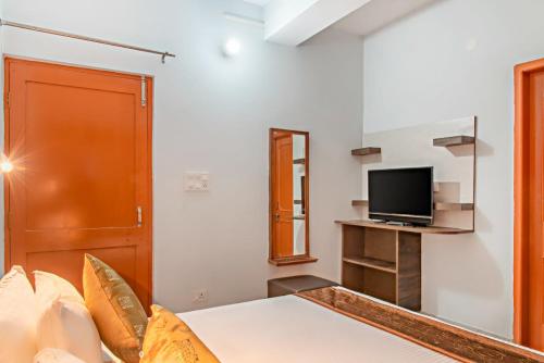 TV/Unterhaltungsangebot in der Unterkunft Exotic Stays I The Mountains Vibes I Food & Free Parking Available I Family Events Allowed I Kasauli