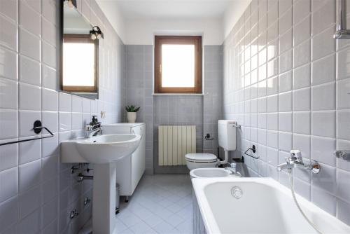 Ένα μπάνιο στο IseoLakeRental - Riva House