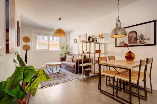 012 New Relaxed 2 Bed Fuengirola City Beach Retreat