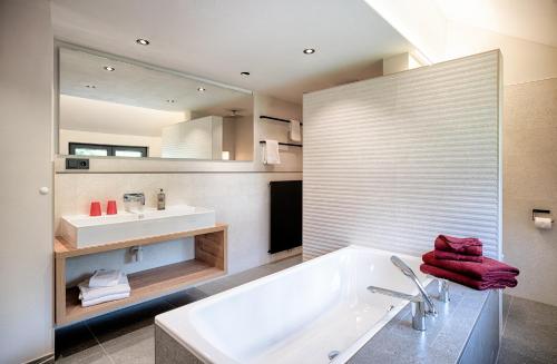 Bilik mandi di Ferienhaus Bergziege