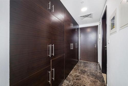 Φωτογραφία από το άλμπουμ του Sparkle Tower by Swarovski, Full Marina View, 2min JBR & Metro, Sleeps 4 στο Ντουμπάι