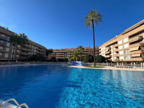 Denia Penthouse-Atico with 70m2 terrace amazing views 350 meters from beach, 11 days