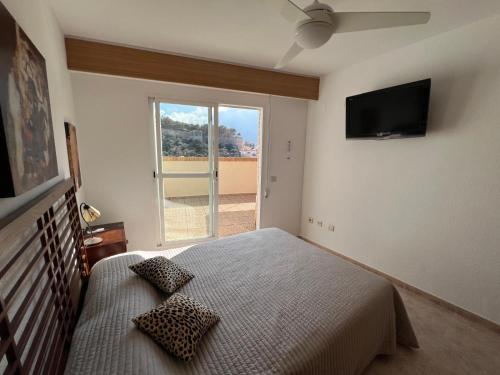 Denia Penthouse-Atico with 70m2 terrace amazing views 350 meters from beach, 11 days