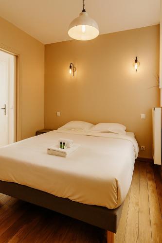 Practical Flat, Paris X