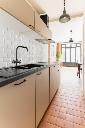 Practical Flat, Paris X