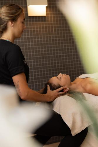 Spa dan/atau kemudahan kesihatan lain di Hôtel & Spa Vitalparc, The Originals Collection