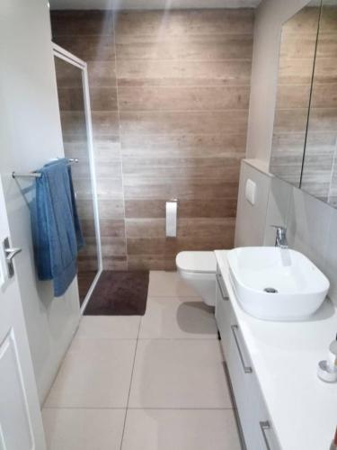 Ένα μπάνιο στο CBD Penthouse on Main street Self Catering