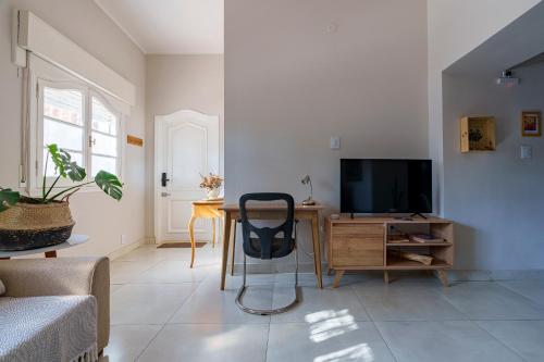 Μια τηλεόραση ή/και κέντρο ψυχαγωγίας στο Céntrico, Espacioso y Muy Bien Equipado: "Tu Hogar Temporal en la Ciudad de Mendoza"