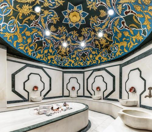 Ένα μπάνιο στο Elite World Comfy Istanbul Taksim