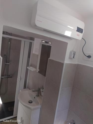 Ένα μπάνιο στο Casa Amor