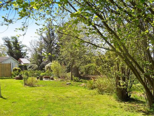 Κήπος έξω από το 4 person holiday home in Broager-By Traum