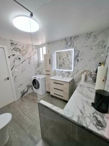 Villa Montimar de 3 Hab con Piscina Privada & Parking
