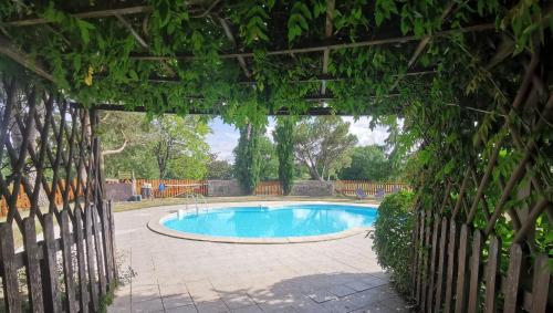 Kolam renang di atau dekat dengan 3 self-contained gites with pool and games room