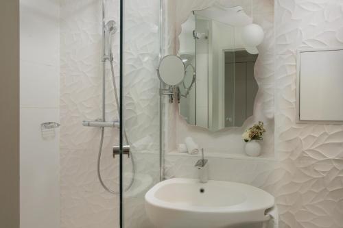 Salle de bains dans l'établissement NH Paris Gare de l'Est